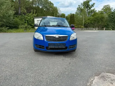 Gebraucht Skoda Fabia 60 PS (44 kW) 2009 Blau Kleinwagen