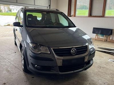 VW Touran Cross