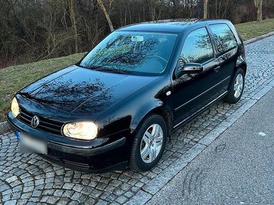 Schwarz Gebraucht 2000 VW Golf IV Kleinwagen | 1.850 € (Fairer Preis)