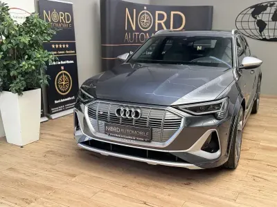 Usata Audi e-tron Sport 225 kW (307 CV) 2022 Grigio SUV