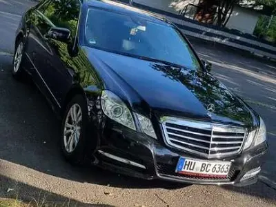 Gebraucht Mercedes E220 Avantgarde 170 PS (125 kW) 2012 Limousine