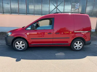 Gebraucht VW Caddy 105 PS (77 kW) 2012 Rot Van / Kleinbus