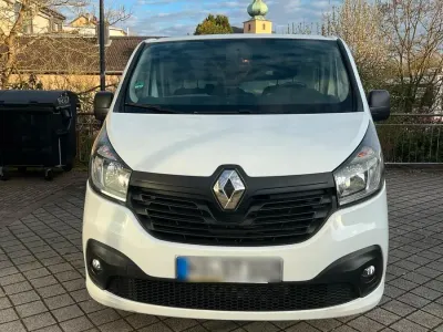Gebraucht Renault Trafic 109 PS (80 kW) 2015 Weiß Van / Kleinbus