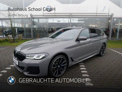 Grau Gebraucht 2023 BMW 520 M Sport Kombi | 41.890 €