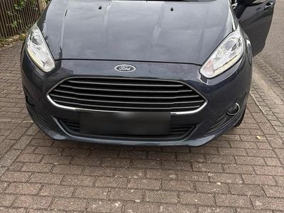 Begagnad Ford Fiesta 86 HK (63 kW) 2013 Blå Halvkombi