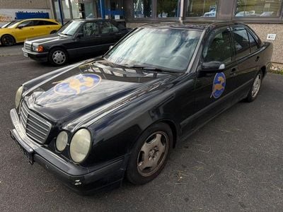 Mercedes E200