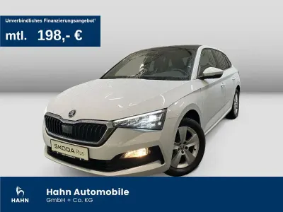 Begagnad Skoda Scala Style 150 HK (110 kW) 2023 Vit Halvkombi