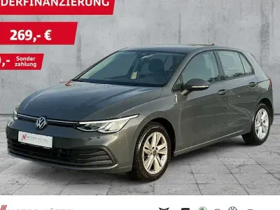 Brugt VW Golf VIII Life 150 HK (110 kW) 2022 Grå Sedan