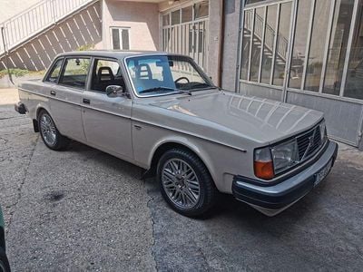 Gebraucht Volvo 244 102 PS (75 kW) 1980 Beige Limousine