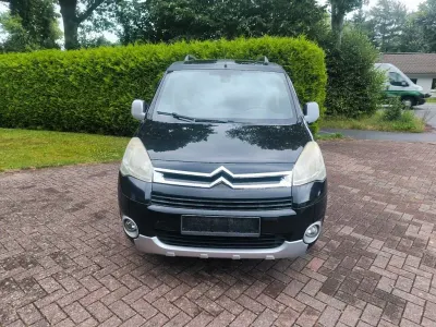 Gebraucht Citroën Berlingo SELECTION 92 PS (67 kW) 2011 Schwarz Van / Kleinbus