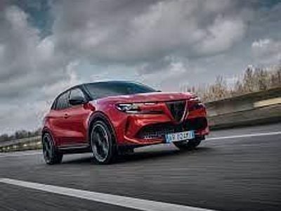 Rot Neu 2025 Alfa Romeo GT Junior Edizione Speciale SUV | 31.490 € (Fairer Preis)