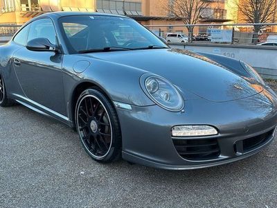 Porsche 911 Carrera 4 GTS