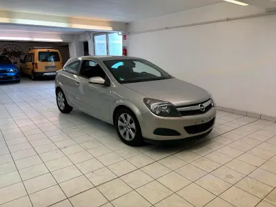Gebraucht Opel Astra GTC Edition 90 PS (66 kW) 2008 Grau Coupé