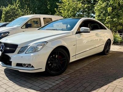 Mercedes E200