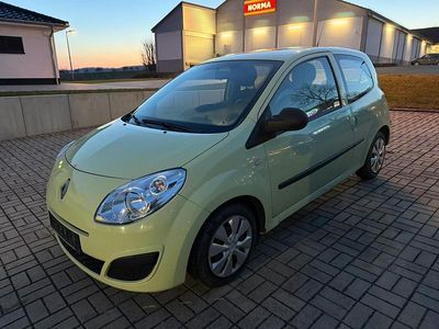 Usado Renault Twingo 75 HP (55 kW) 2009 Amarelo Citadino