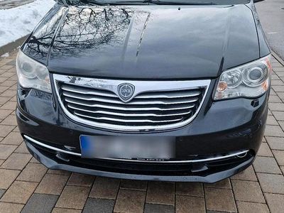 Schwarz Gebraucht 2012 Lancia Voyager Van / Kleinbus | 4.400 € (Guter Preis)