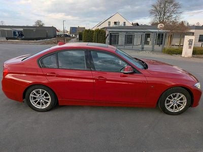 Gebraucht BMW 320 Comfort Edition 184 PS (135 kW) 2012 Rot Limousine