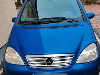 Gebraucht Mercedes A160 Avantgarde 102 PS (75 kW) 2000 Blau Kleinwagen