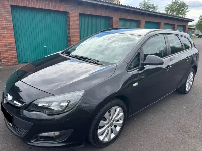 Gebraucht Opel Astra 140 PS (102 kW) 2015 Schwarz Kombi