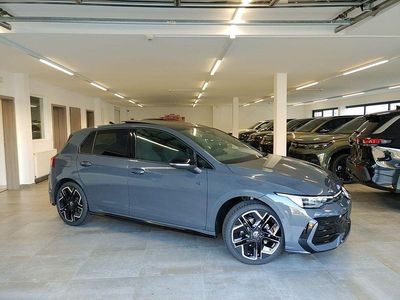 Neu VW Golf VIII R-line 150 PS (110 kW) 2025 Mondsteingrau Limousine