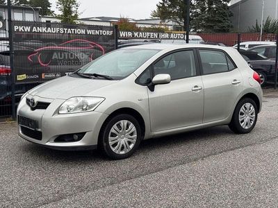 Silber Gebraucht 2007 Toyota Auris Luna Limousine | 5.950 € (Etwas zu teuer)