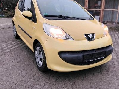 Gebraucht Peugeot 107 70 PS (51 kW) 2006 Gelb Kleinwagen