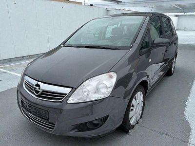 Grau Gebraucht 2009 Opel Zafira Edition Van / Kleinbus | 5.490 € (Teuer)