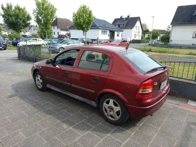 Gebraucht Opel Astra 116 PS (85 kW) 1999 Rot Limousine