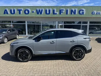 Neu Nissan Qashqai Premium Edition 158 PS (116 kW) 2026 Grau SUV