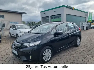 Gebraucht Honda Jazz Trend 102 PS (75 kW) 2016 Crystal black p. Kleinwagen