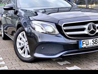 Usata Mercedes E350 258 CV (189 kW) 2016 Nero Berlina
