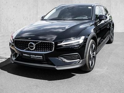 Gebraucht Volvo V60 CC Plus 197 PS (144 kW) 2022 Black solid ´stone´ / solid Kombi