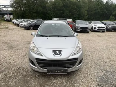 Gebraucht Peugeot 207 Tendance 73 PS (53 kW) 2010 Silber Kombi