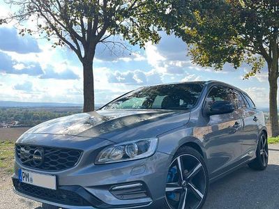 Second-hand Volvo V60 R-Design 224 CP (164 kW) 2016 Gri Break