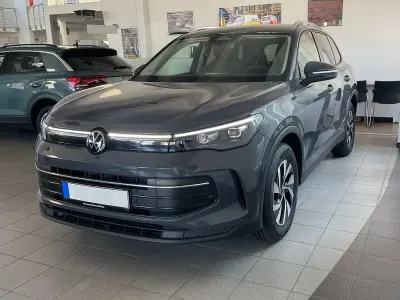 Neu VW Tiguan Life 150 PS (110 kW) 2026 Grau SUV
