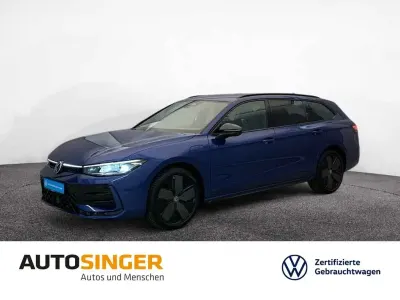 Gebraucht VW Passat R-line 272 PS (200 kW) 2025 Reef blue metallic Kombi