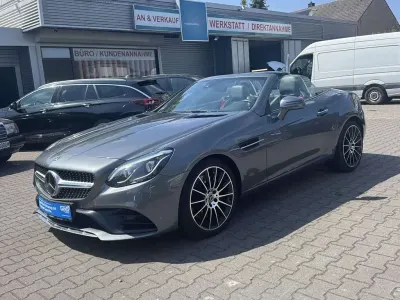 Gebraucht Mercedes SLC300 AMG 245 PS (180 kW) 2019 Selenitgrau  metalliclack Cabrio