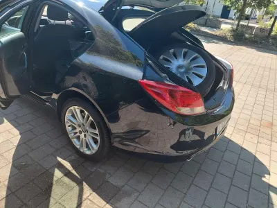 Gebraucht Opel Insignia Edition 160 PS (117 kW) 2012 Schwarz Limousine