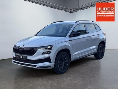 Neu Skoda Karoq SportLine 150 PS (110 kW) 2026 Moon weiß metallic SUV