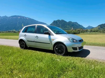 Gebraucht Ford Fiesta 69 PS (50 kW) 2007 Silber Kleinwagen
