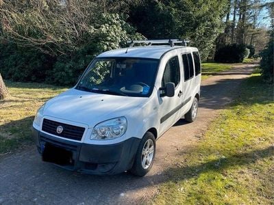 Gebraucht Fiat Doblò 86 PS (63 kW) 2009 Weiß Van / Kleinbus