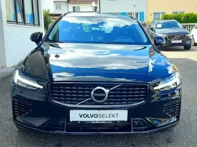 Gebraucht Volvo V60 R-Design 341 PS (250 kW) 2021 Black solid stone / solid Kombi