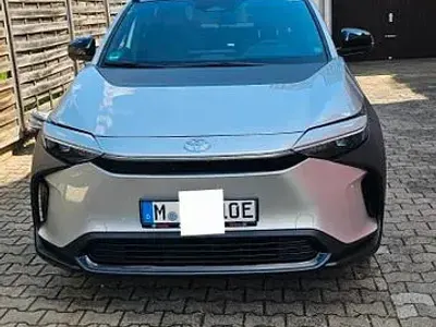 Begagnad Toyota bZ4X Comfort 150 kW (204 HK) 2023 Silver SUV