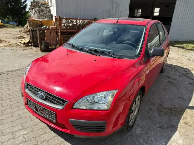 Brugt Ford Focus Trend 101 HK (74 kW) 2006 Rød Sedan