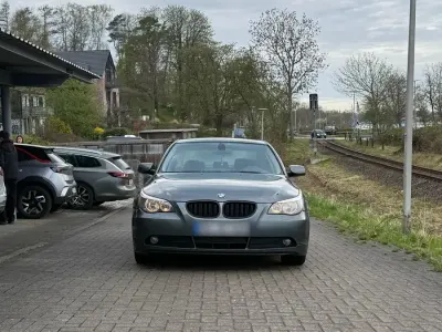 Gebraucht BMW 520 170 PS (125 kW) 2003 Grau Kombi