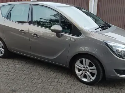 Używany Opel Meriva Innovation 120 KM (88 kW) 2014 Brązowy Minivan