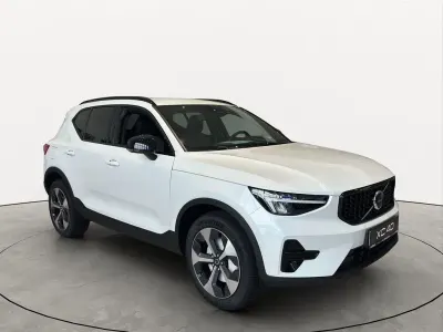 Neu Volvo XC40 Plus 163 PS (119 kW) 2026 SUV