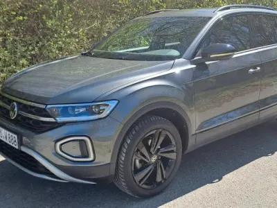 Gebraucht VW T-Roc Style 150 PS (110 kW) 2025 Grau SUV