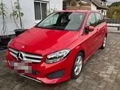 Second-hand Mercedes B180 122 CP (89 kW) 2015 Roșu Monovolum