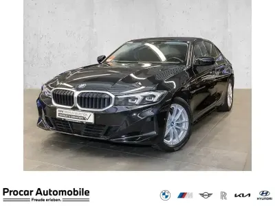 Begagnad BMW 320e Sport Line 163 HK (119 kW) 2022 Svart Sedan